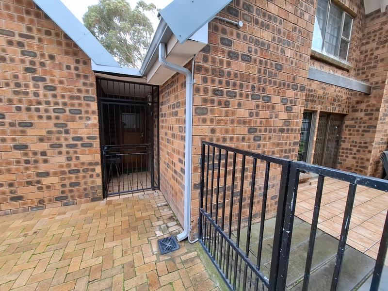 1 Bedroom Property for Sale in Heldervue Western Cape